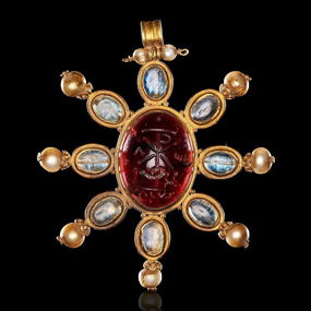 A Large Byzantine Gold Pendant With Garnet Engraved Chi-rho Monogram