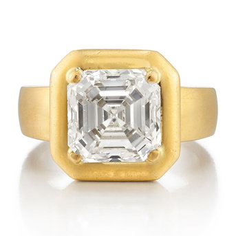 An 18K Gold and Diamond Ring